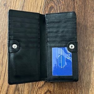 COPY - Apt 9 black wallet